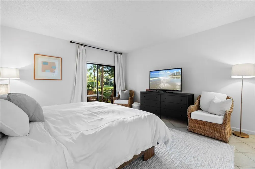 11863 Wimbledon Circle #446 Wellington, FL 33414