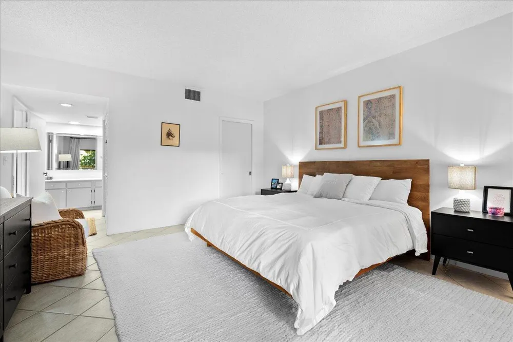 11863 Wimbledon Circle #446 Wellington, FL 33414