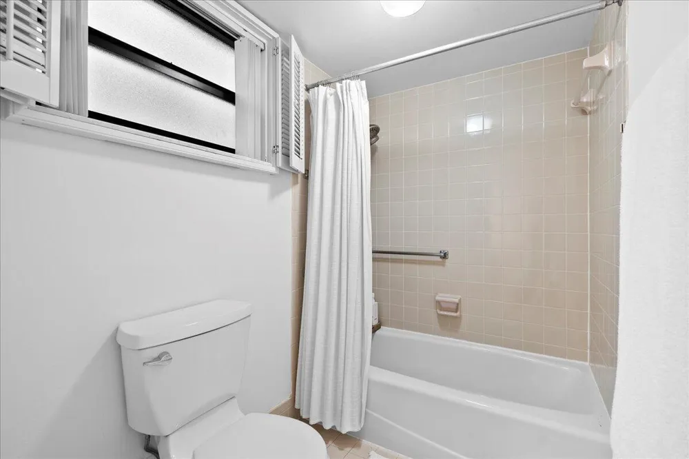 11863 Wimbledon Circle #446 Wellington, FL 33414
