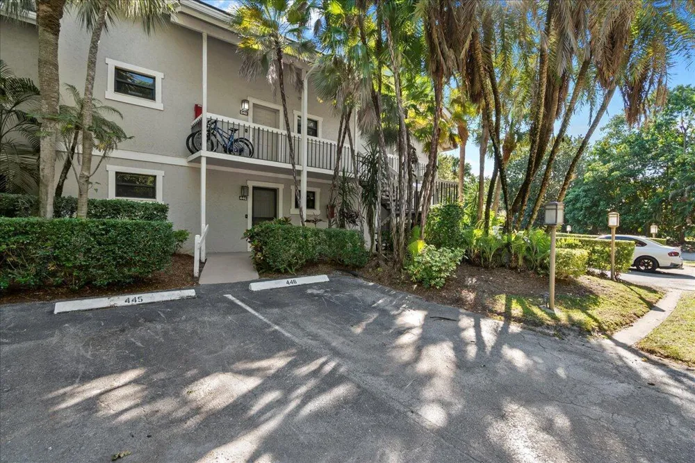 11863 Wimbledon Circle #446 Wellington, FL 33414