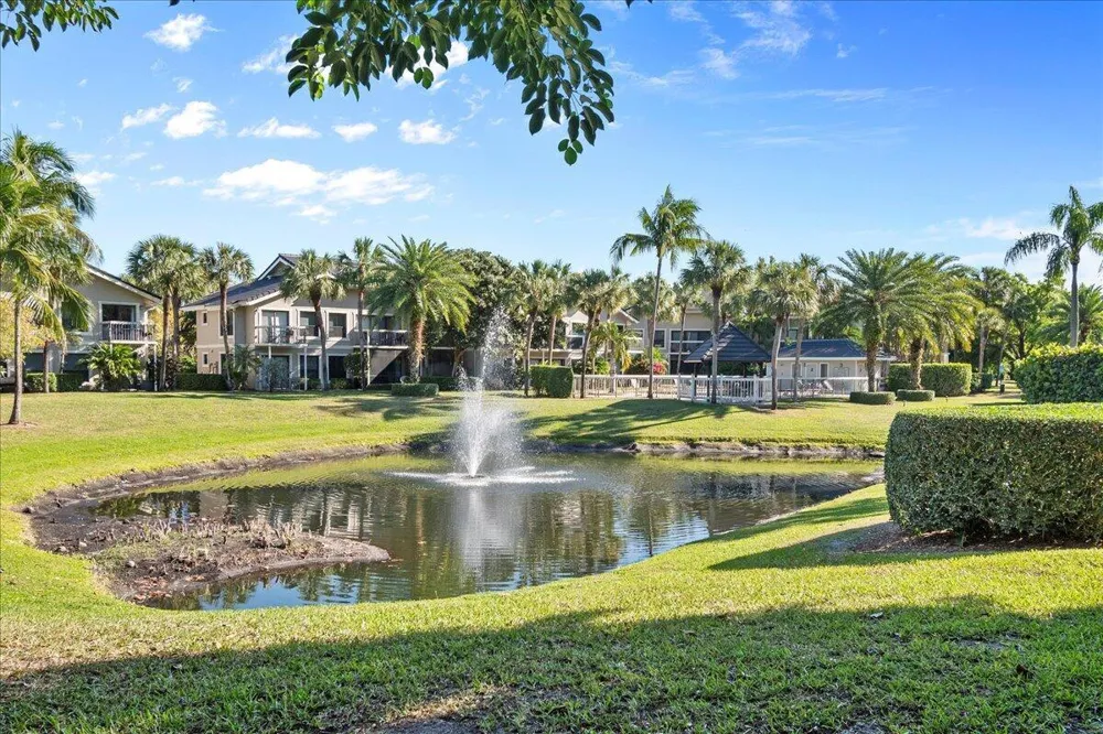 11863 Wimbledon Circle #446 Wellington, FL 33414