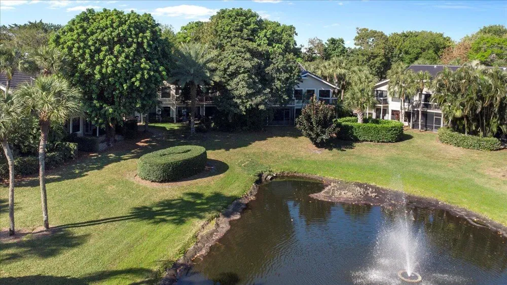 11863 Wimbledon Circle #446 Wellington, FL 33414
