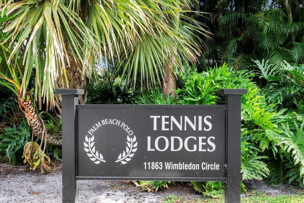 11863 Wimbledon Circle #446 Wellington, FL 33414