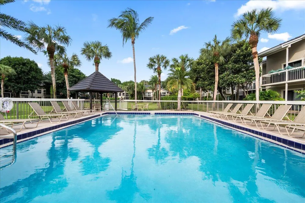 11863 Wimbledon Circle #446 Wellington, FL 33414
