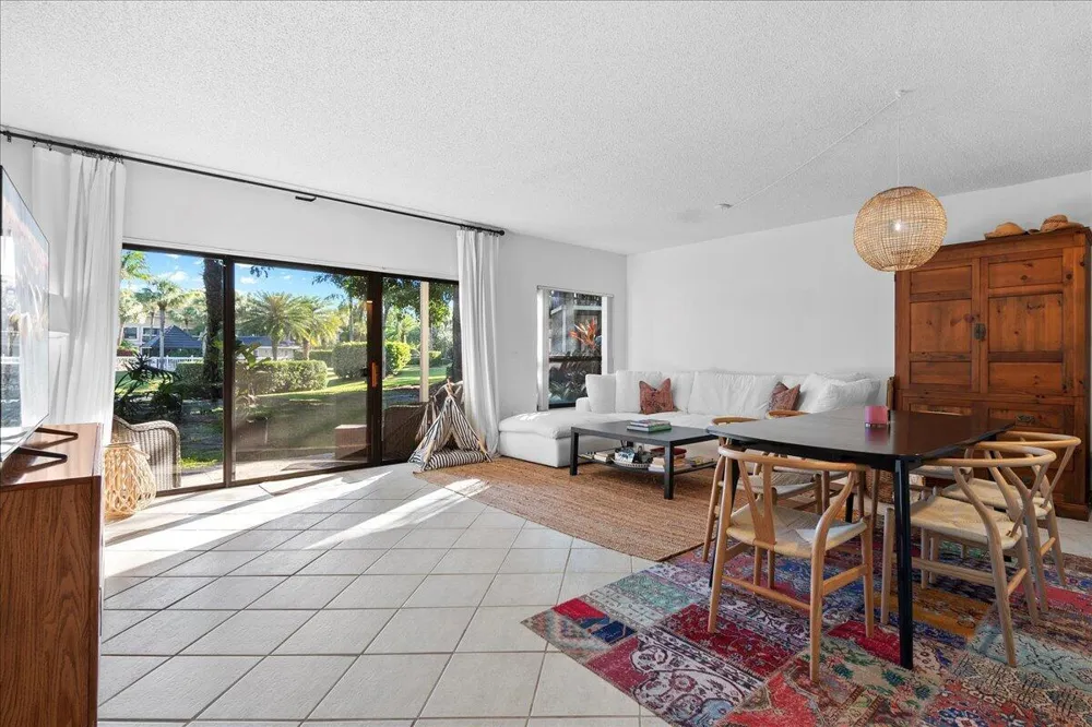 11863 Wimbledon Circle #446 Wellington, FL 33414