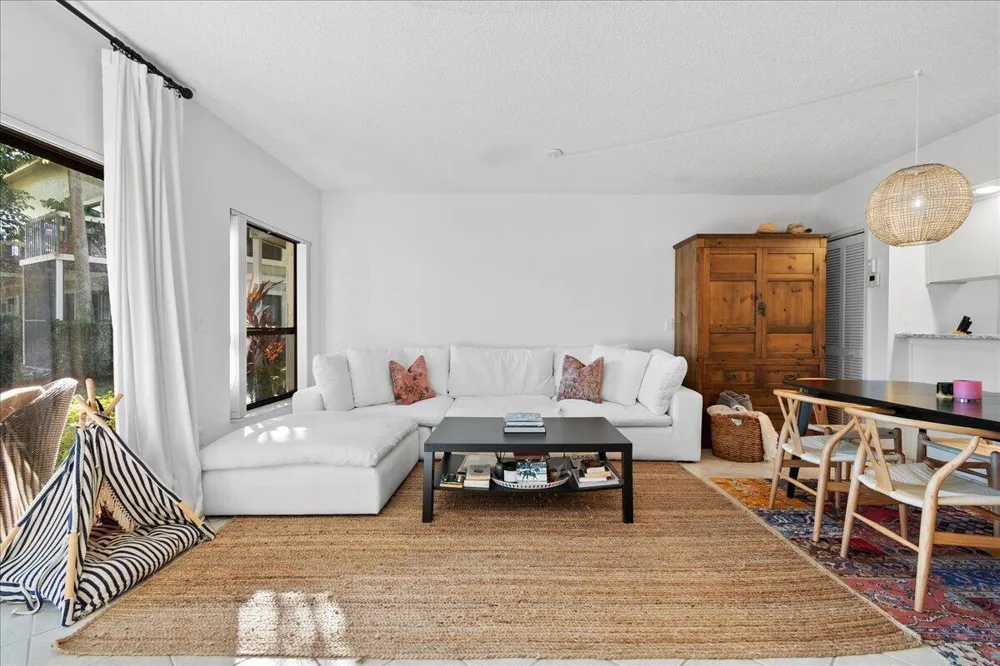 11863 Wimbledon Circle #446 Wellington, FL 33414