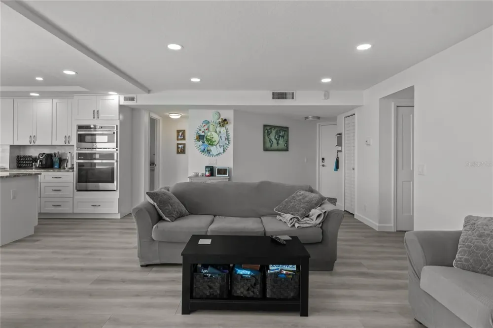 5505 LA PUERTA DEL SOL BOULEVARD S #126 St Petersburg, FL 33715