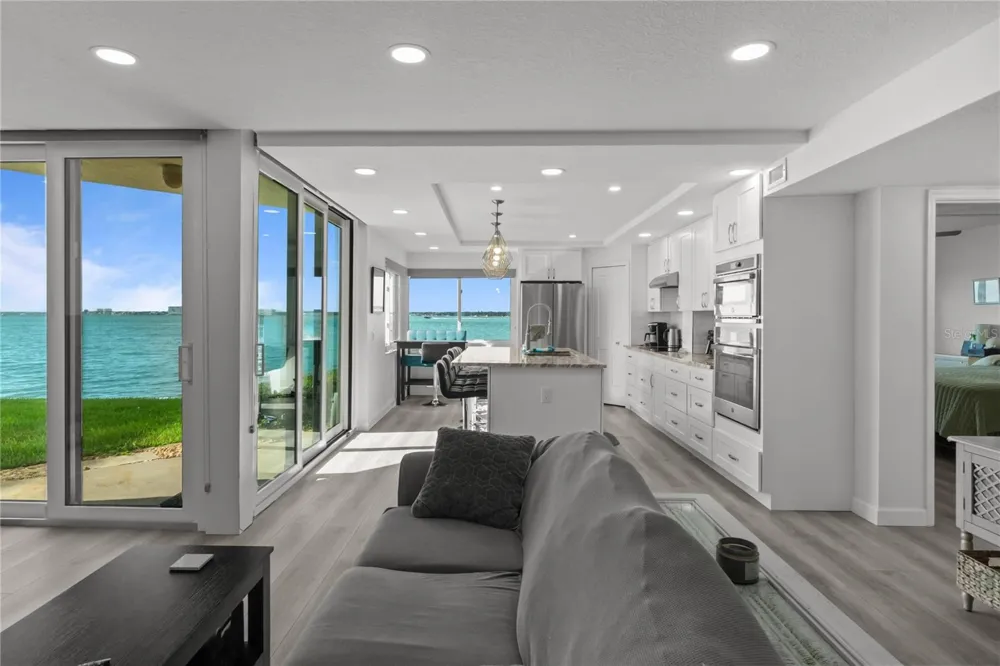 5505 LA PUERTA DEL SOL BOULEVARD S #126 St Petersburg, FL 33715