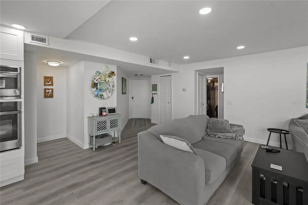 5505 LA PUERTA DEL SOL BOULEVARD S #126 St Petersburg, FL 33715