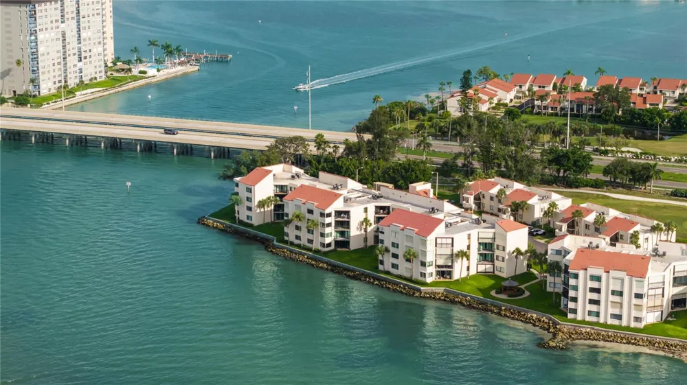 5505 LA PUERTA DEL SOL BOULEVARD S #126 St Petersburg, FL 33715
