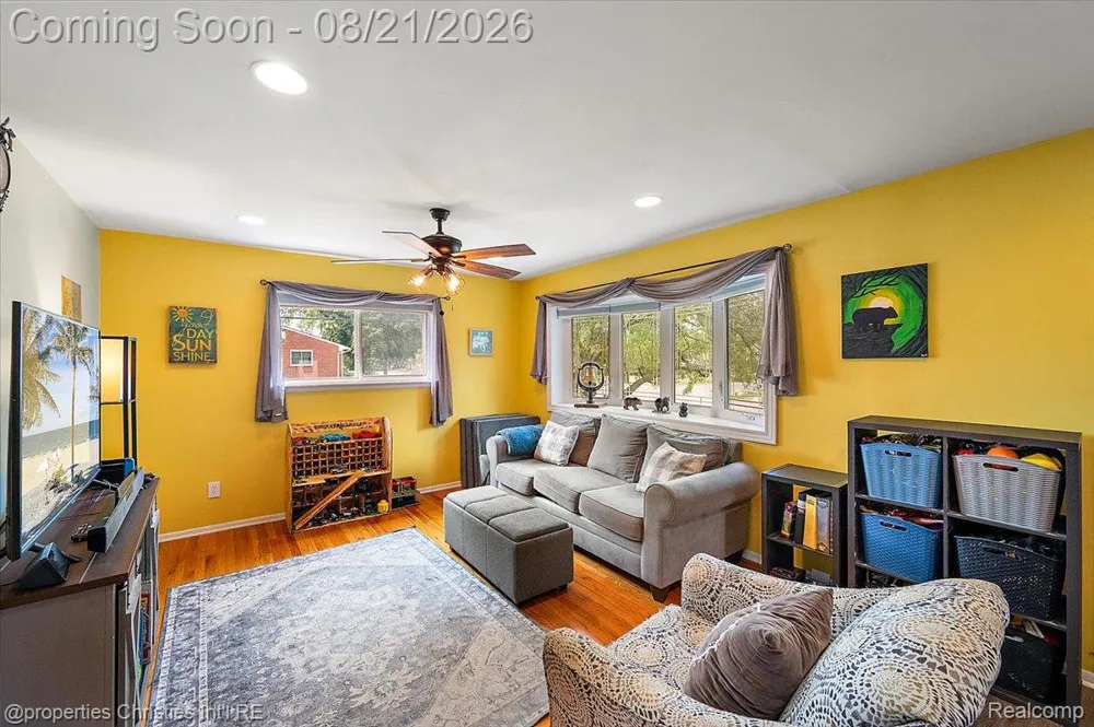 1410 Stephen Avenue Clawson City, MI 48017