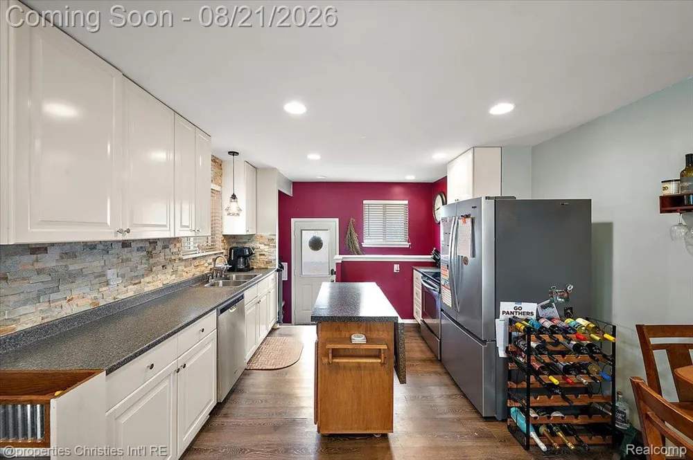 1410 Stephen Avenue Clawson City, MI 48017
