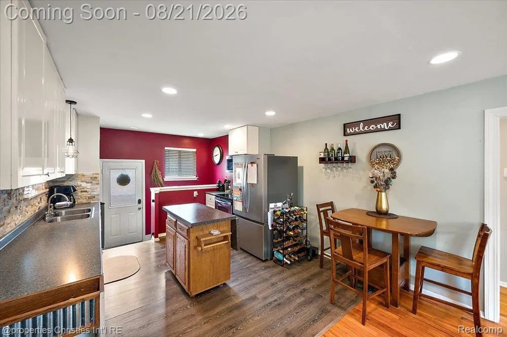 1410 Stephen Avenue Clawson City, MI 48017