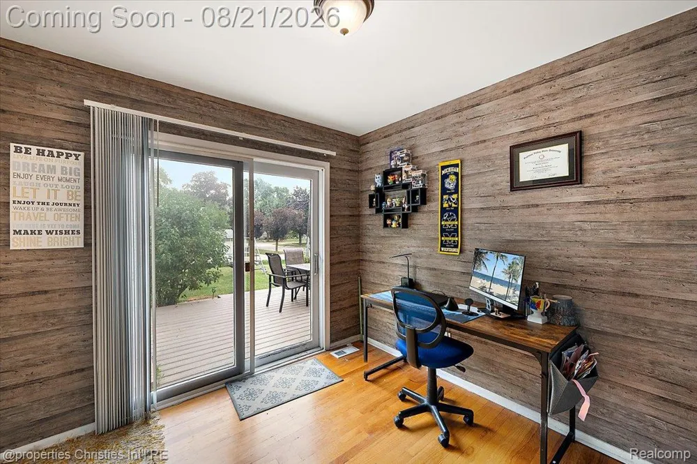 1410 Stephen Avenue Clawson City, MI 48017