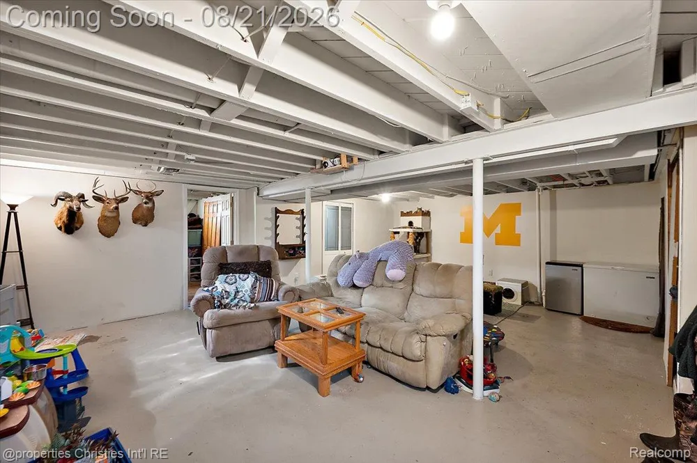 1410 Stephen Avenue Clawson City, MI 48017