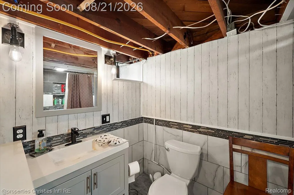 1410 Stephen Avenue Clawson City, MI 48017
