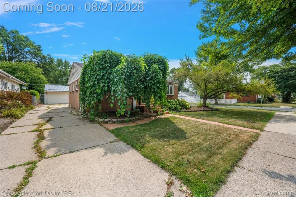 1410 Stephen Avenue Clawson City, MI 48017