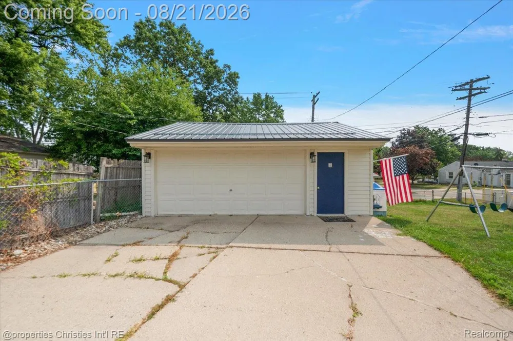 1410 Stephen Avenue Clawson City, MI 48017