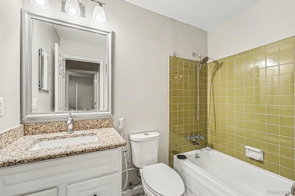 24483 Bashian Drive Novi City, MI 48375