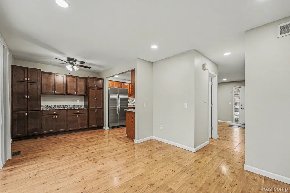 24483 Bashian Drive Novi City, MI 48375