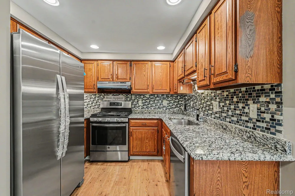 24483 Bashian Drive Novi City, MI 48375