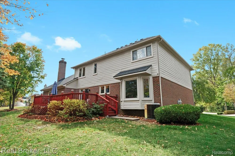 25882 Venetian Court Novi City, MI 48374