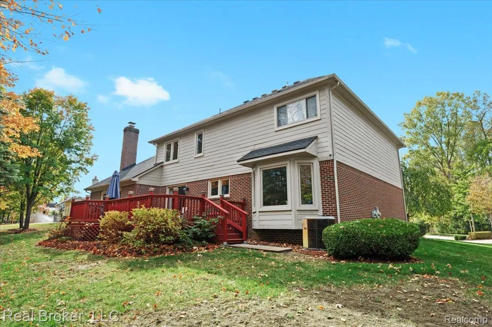 25882 Venetian Court Novi City, MI 48374