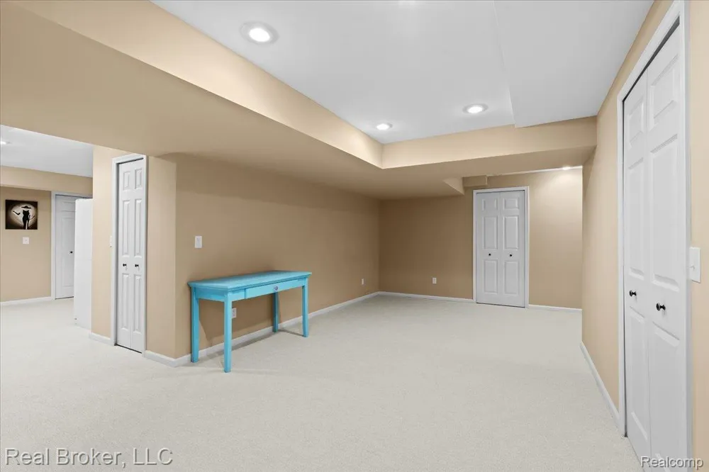 25882 Venetian Court Novi City, MI 48374