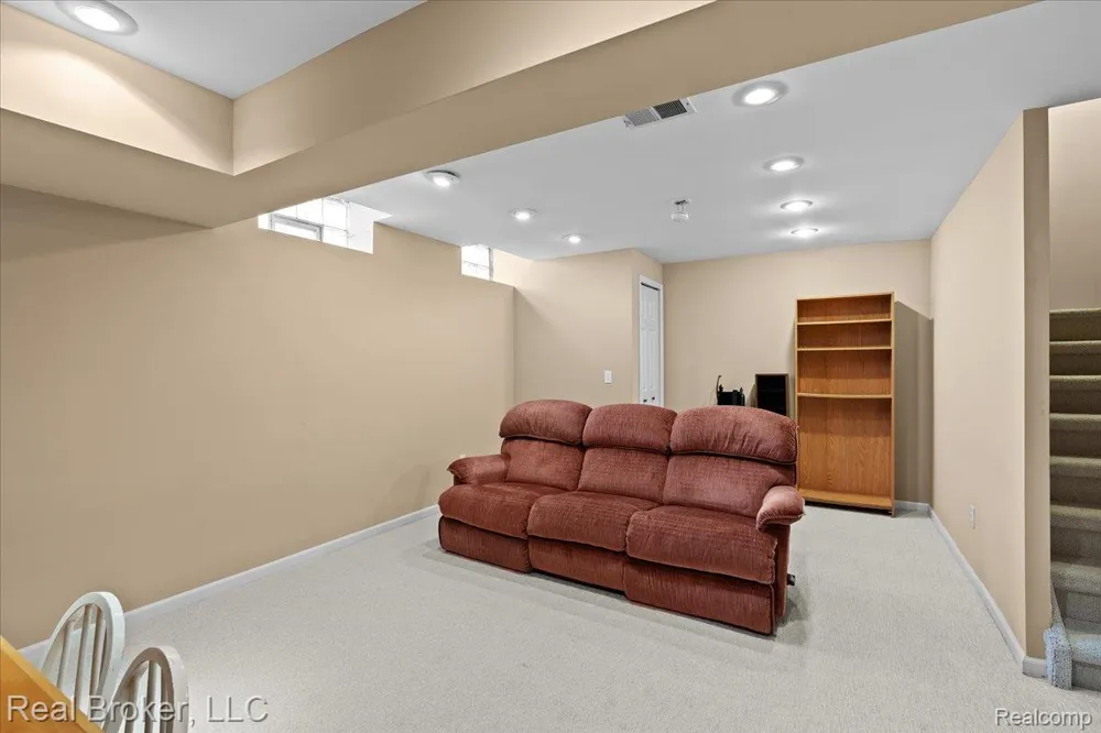 25882 Venetian Court Novi City, MI 48374