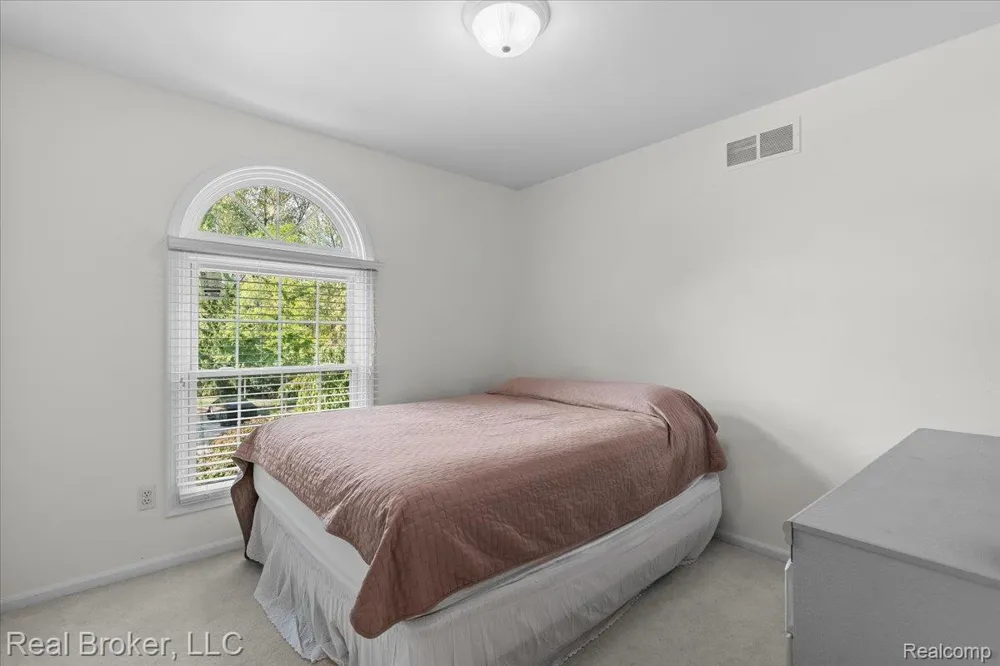 25882 Venetian Court Novi City, MI 48374