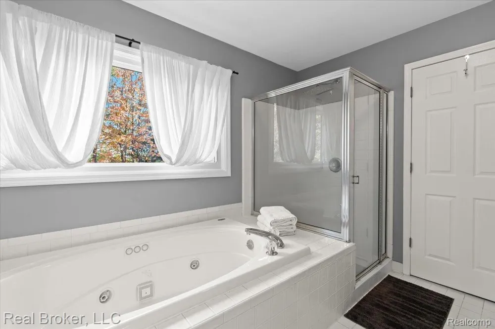 25882 Venetian Court Novi City, MI 48374
