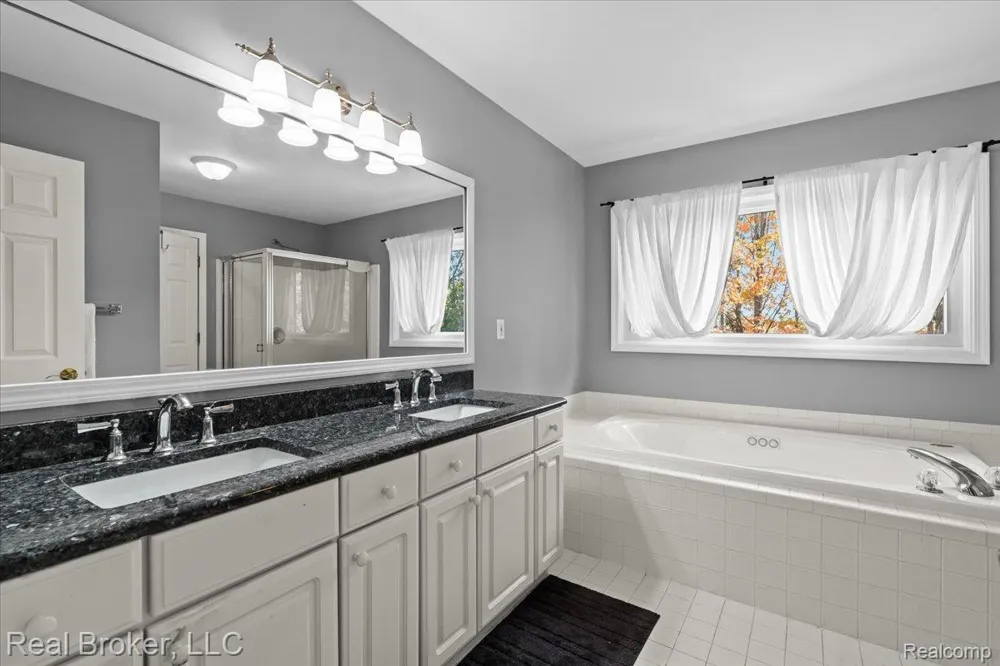 25882 Venetian Court Novi City, MI 48374