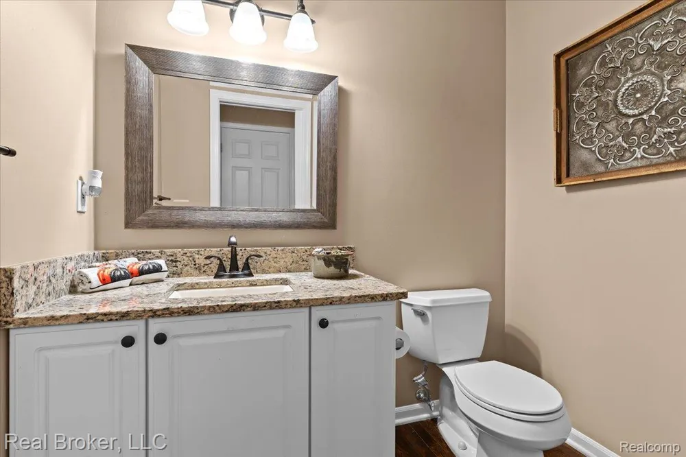 25882 Venetian Court Novi City, MI 48374