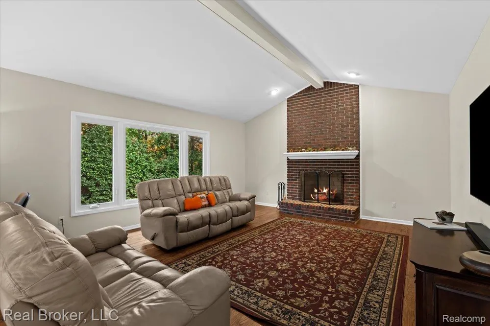 25882 Venetian Court Novi City, MI 48374