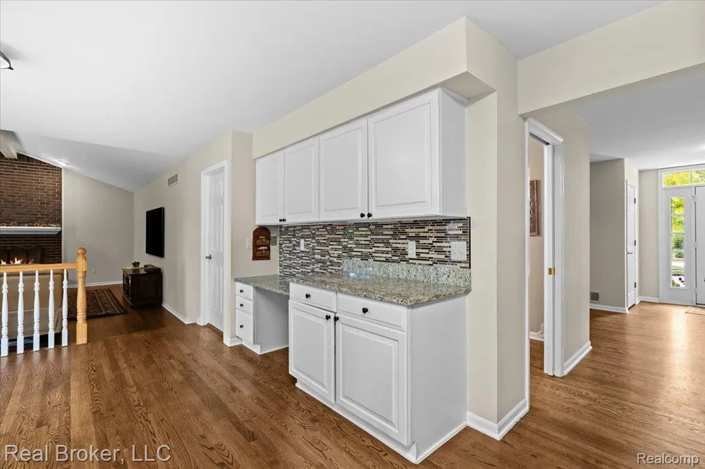 25882 Venetian Court Novi City, MI 48374