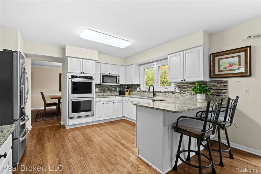 25882 Venetian Court Novi City, MI 48374