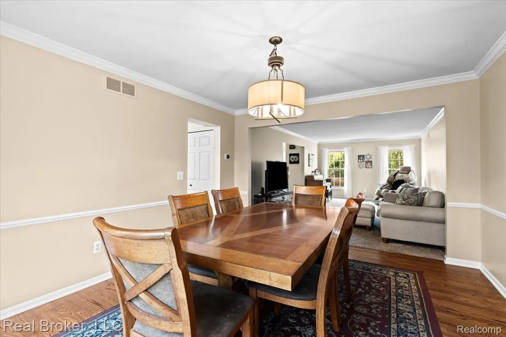 25882 Venetian Court Novi City, MI 48374