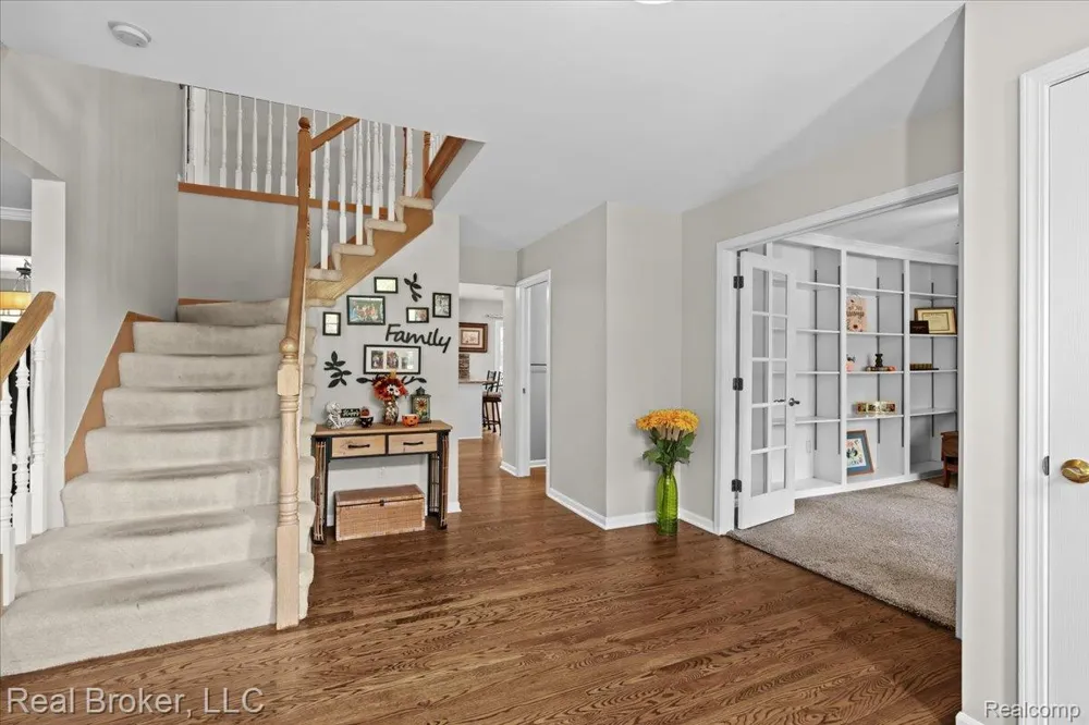 25882 Venetian Court Novi City, MI 48374
