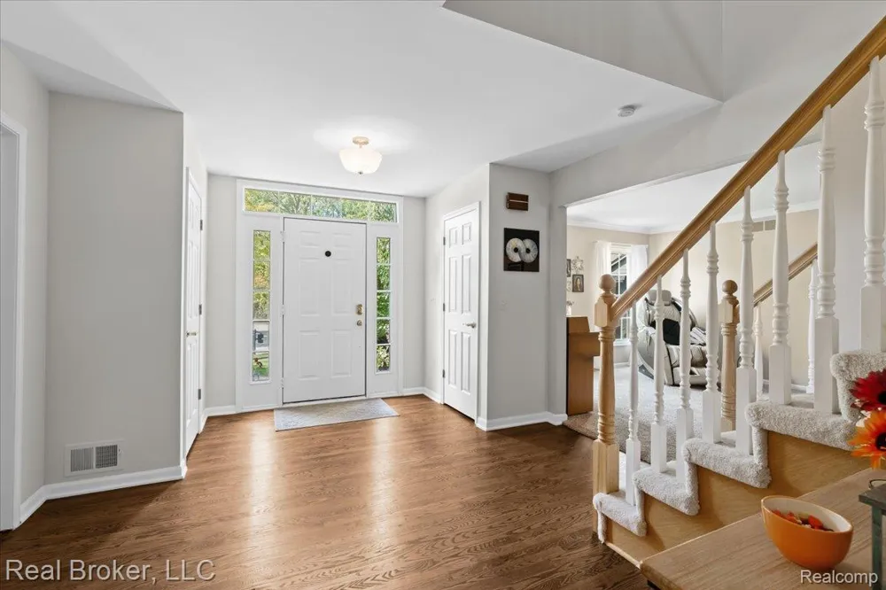 25882 Venetian Court Novi City, MI 48374