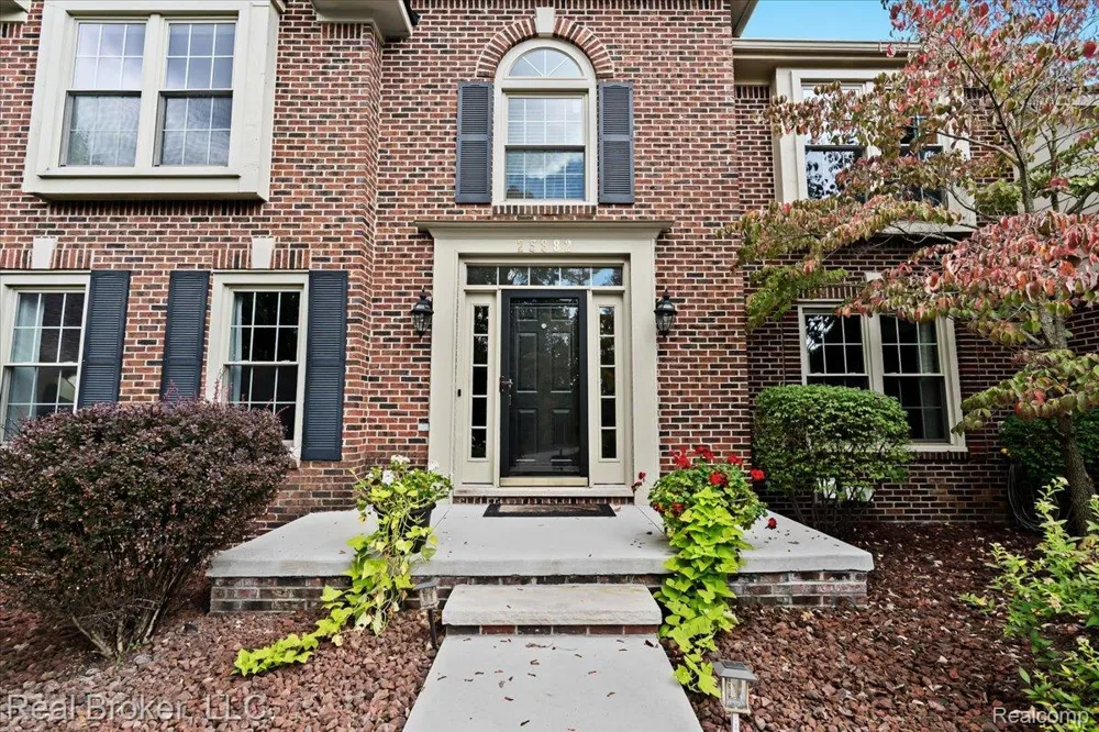 25882 Venetian Court Novi City, MI 48374
