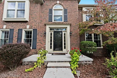 25882 Venetian Court