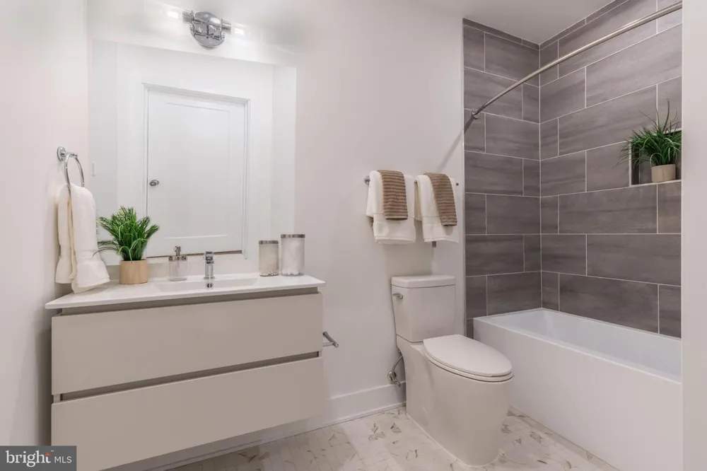 5545 PULASKI AVENUE #104 Philadelphia, PA 19144
