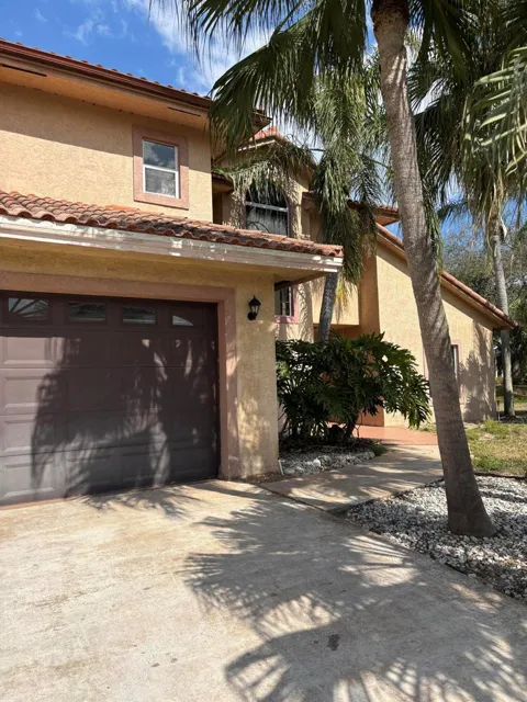 3710 PROMENADE WAY