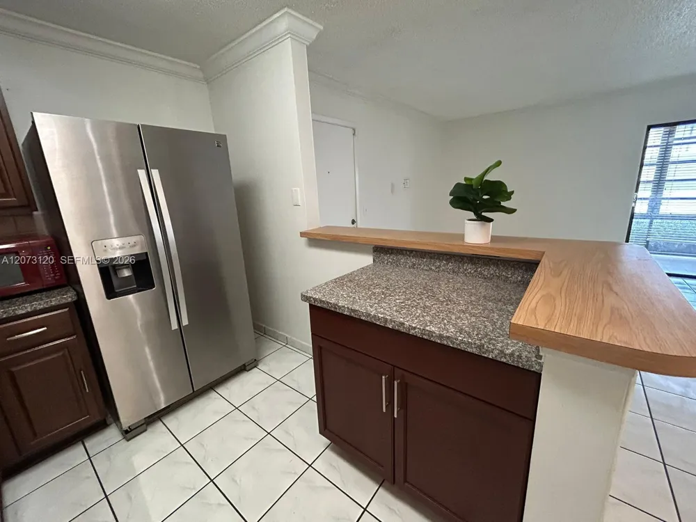 9729 Hammocks Blvd #105E Miami, FL 33196