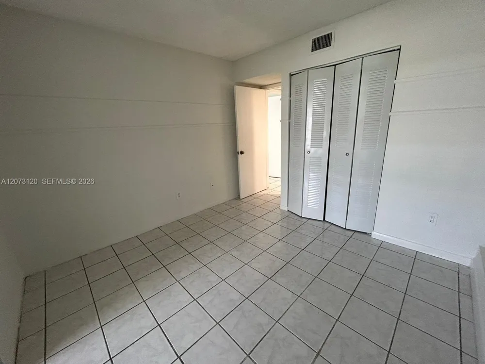 9729 Hammocks Blvd #105E Miami, FL 33196