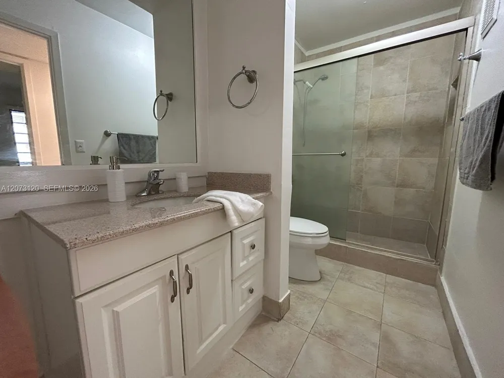 9729 Hammocks Blvd #105E Miami, FL 33196