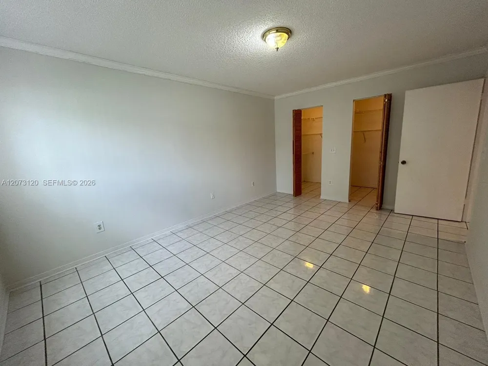 9729 Hammocks Blvd #105E Miami, FL 33196