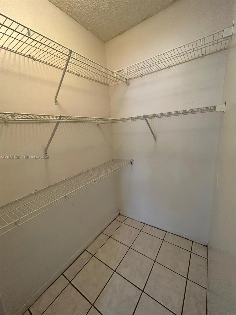 9729 Hammocks Blvd #105E Miami, FL 33196