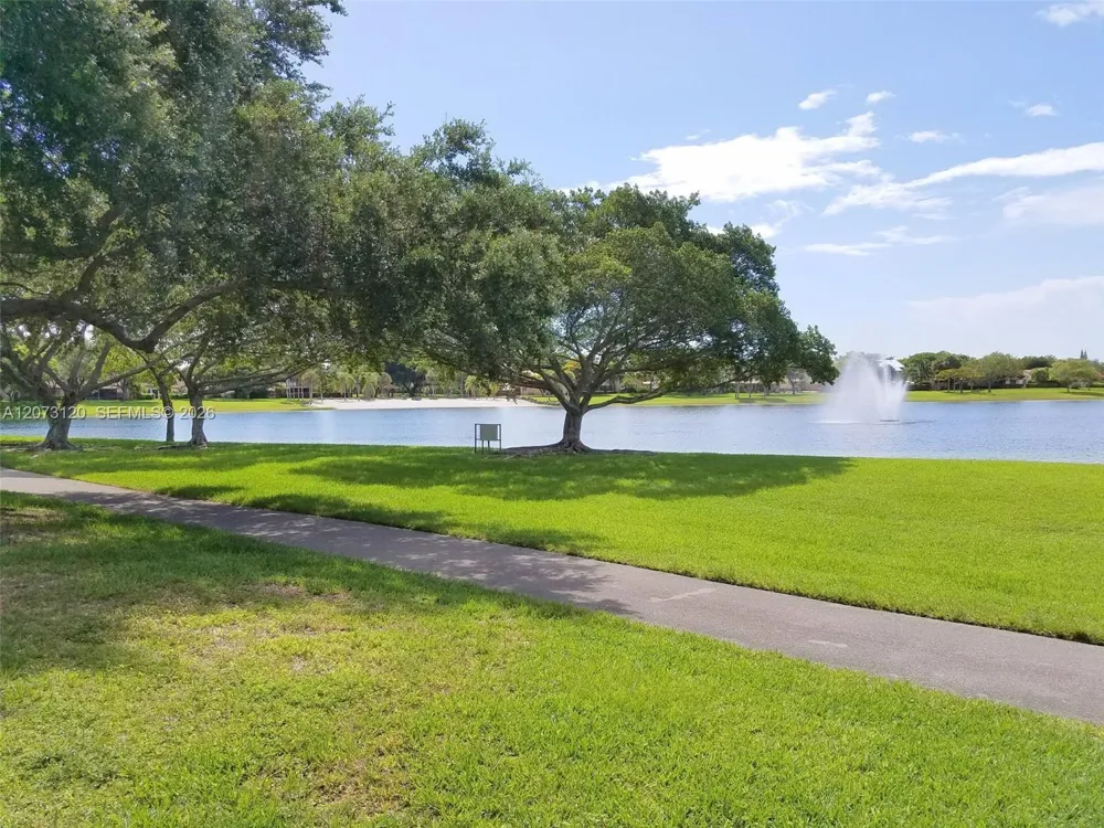 9729 Hammocks Blvd #105E Miami, FL 33196