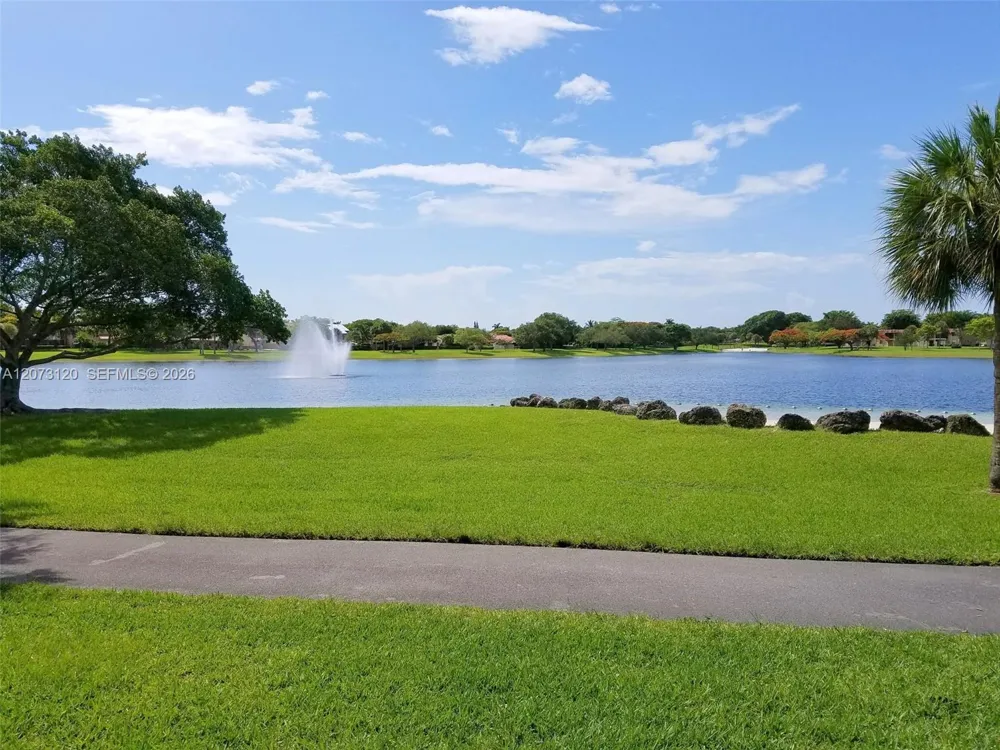 9729 Hammocks Blvd #105E Miami, FL 33196